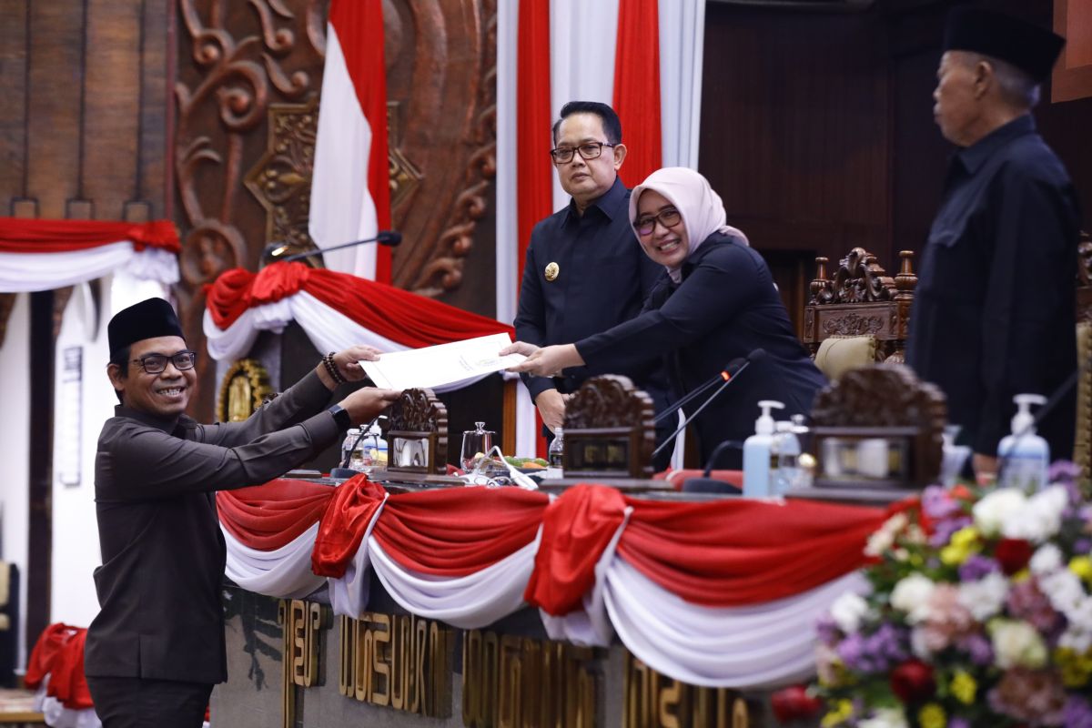 Pj Gubernur Adhy apresiasi kinerja DPRD Jatim periode 2019-2024